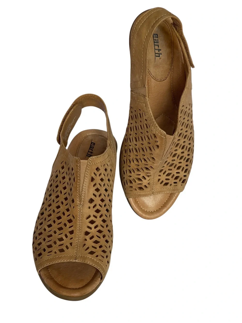 Earth Origins Cascading Tan Laser-Cut Slingback Wedge Sandals SZ 11 D Wide EUC